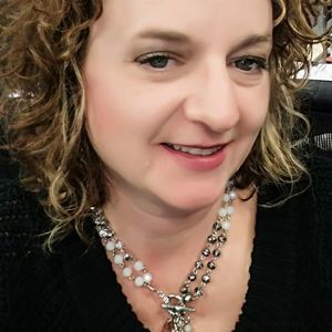 Meet your Posher, Lenore